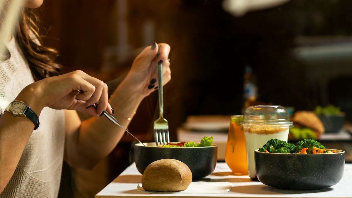 Alimentos naturales desparasitantes - ajo, cúrcuma, semillas de calabaza